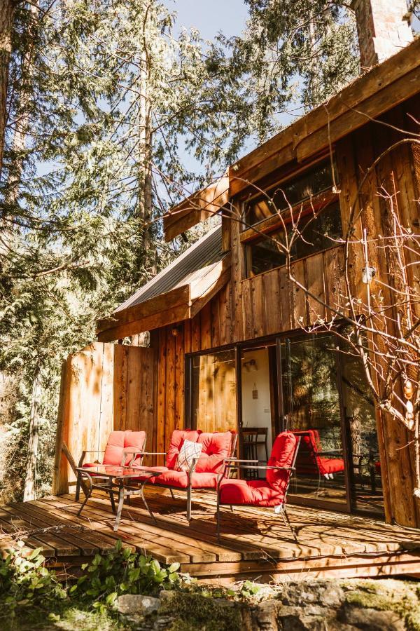 Serenity By The Sea Retreats Montague Harbour Экстерьер фото