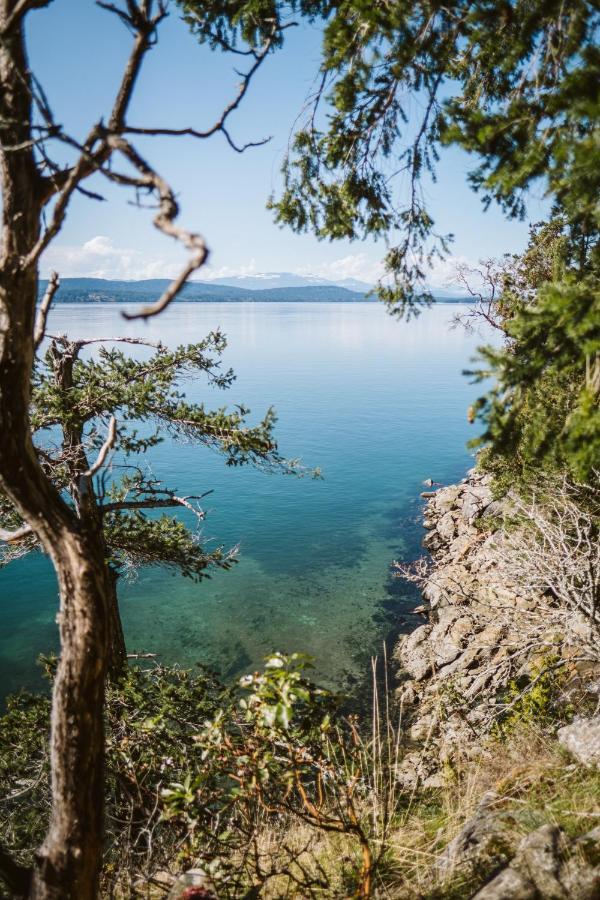 Serenity By The Sea Retreats Montague Harbour Экстерьер фото